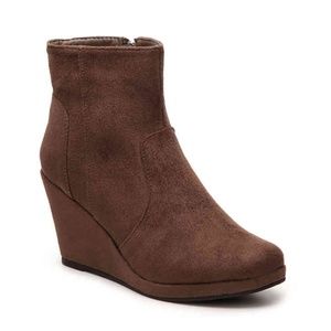 New in box Journee Collection Koala Bootie